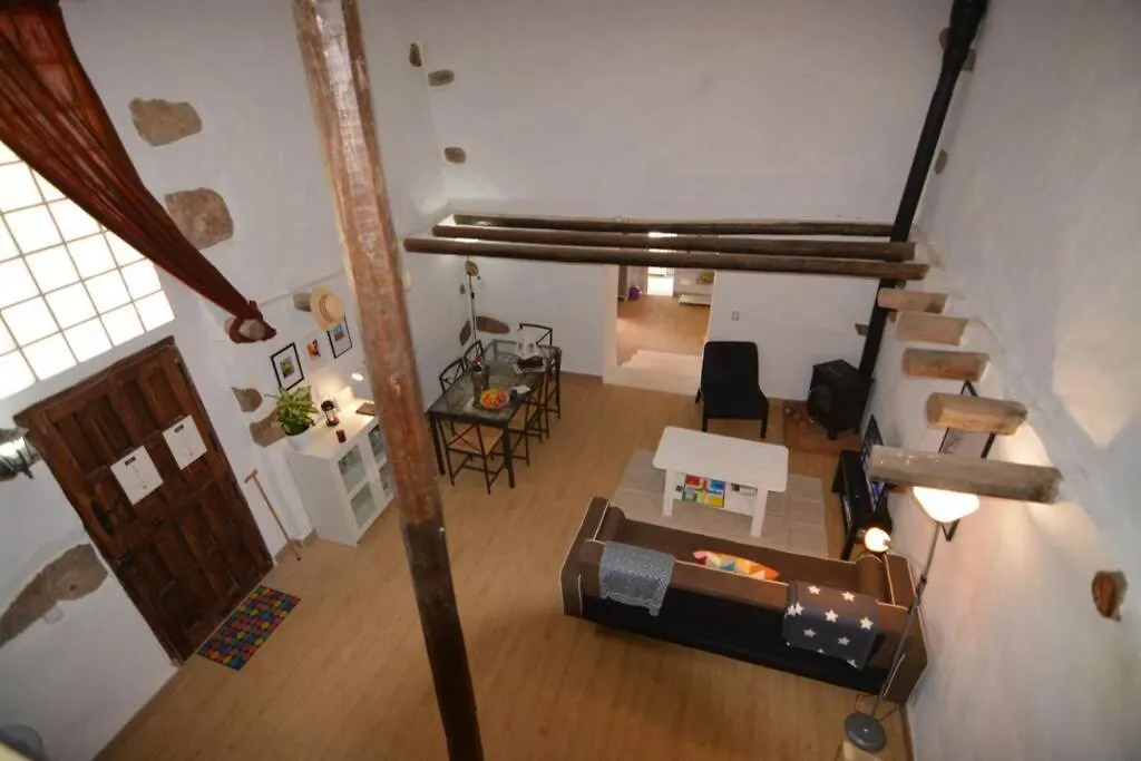 Сasa de vacaciones Suvan, La Casa de la Felicidad Vega de San Mateo España